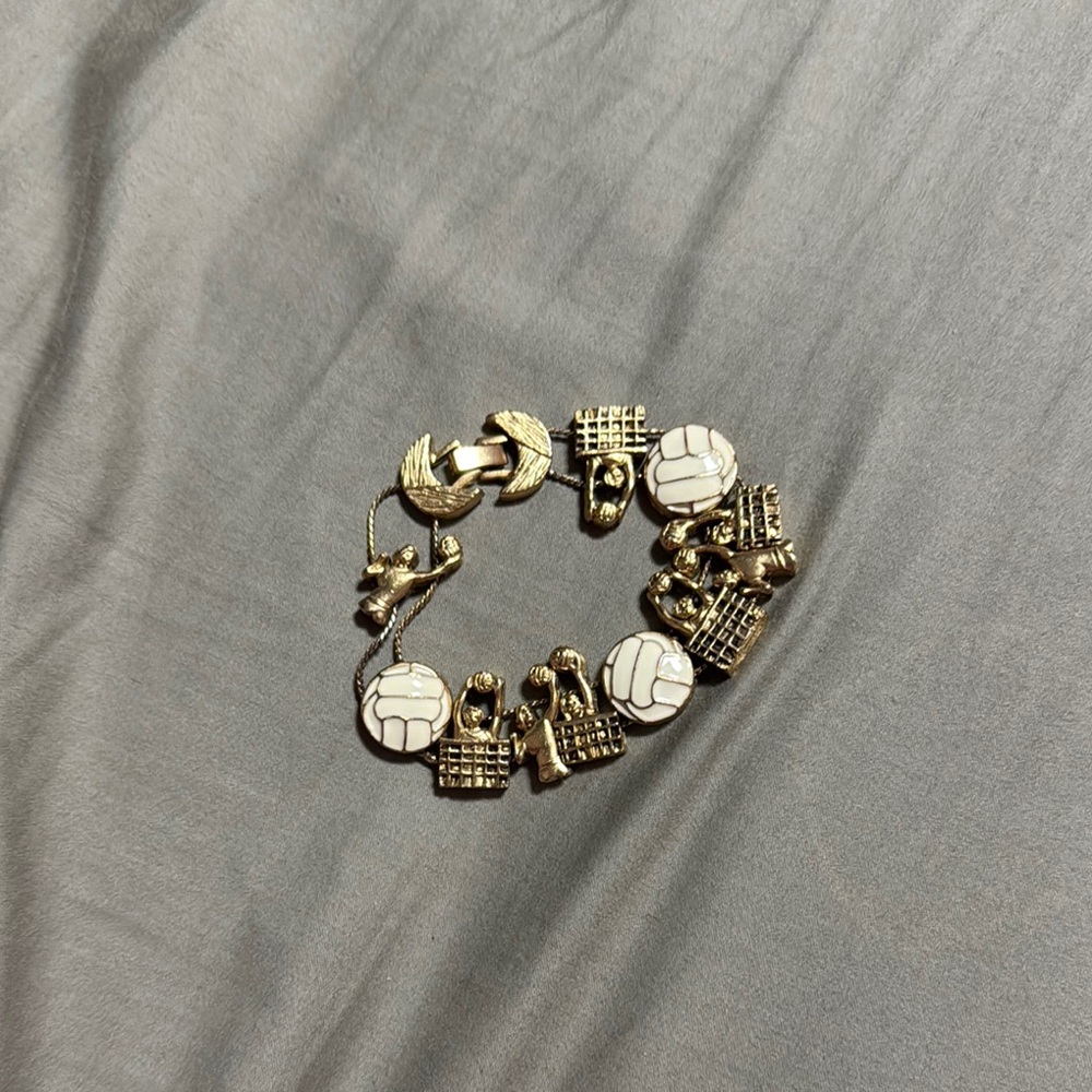 Gold and White Women's Jewelry Set
